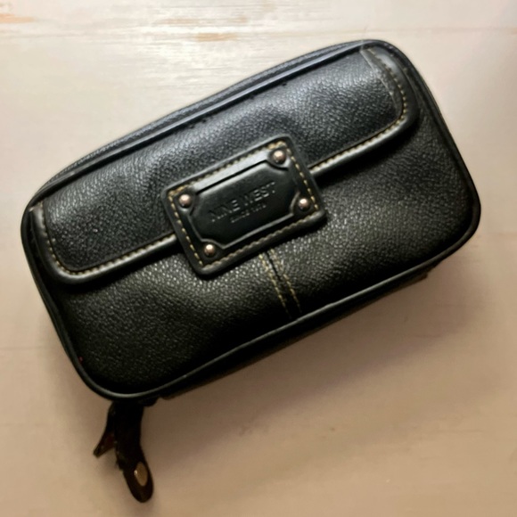 NINE WEST HAND BAG TRAVEL CASE ORGANIZER - Picture 1 of 5